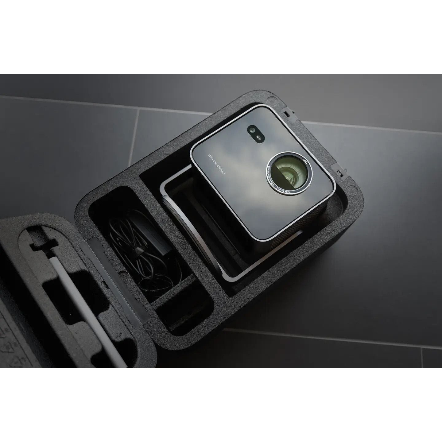 Leica Cine Compact 1 – Mobiles 4K-Laser-Smart-Cinema-System - HiFi-Profis Darmstadt